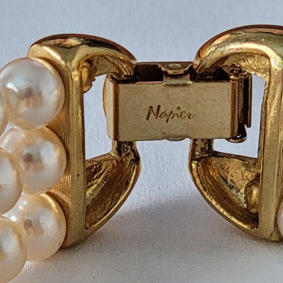 Signed Napier Faux Pearl with Gold-tone Bar Bracelet - Picture 7 of 10